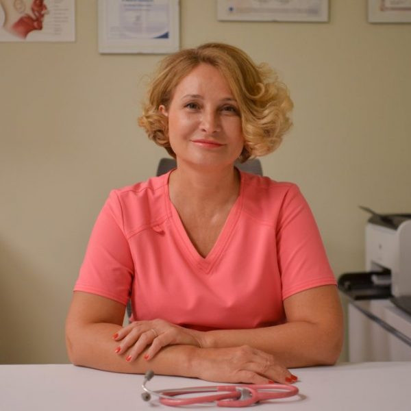 Д-р Ана Пейкова от клиника Дерма ЕЛИТ,  ул. Мур 72