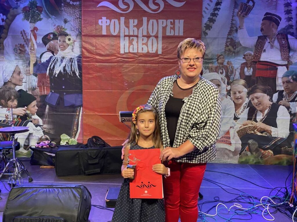 Дарина-Наталия Янева спечели наградата на БНР на 10-ия МФФ „Фолклорен извор“