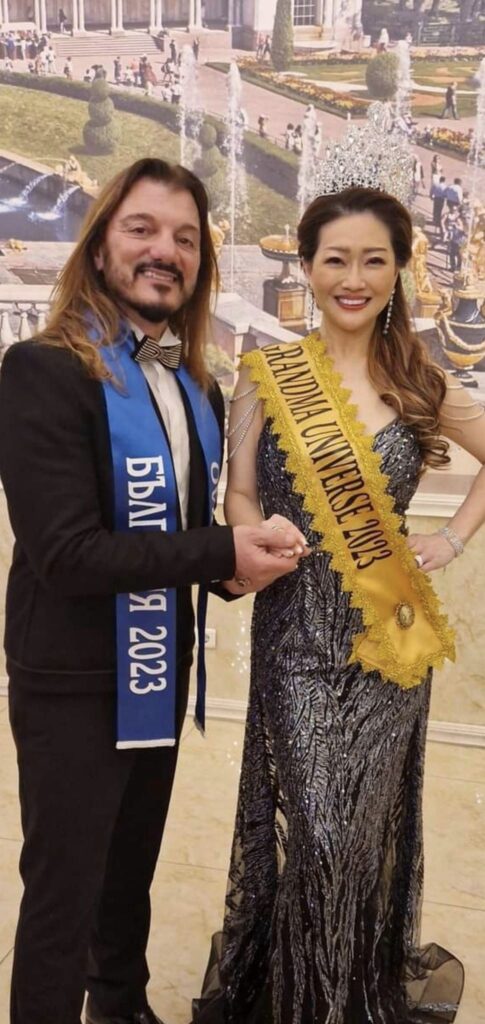 Васко Базилио с победителката в Mrs. Grandma Universe 2023