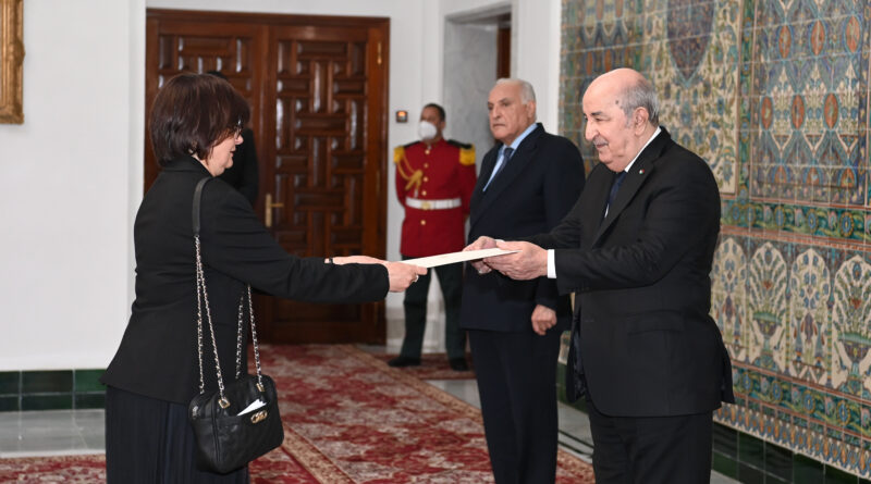 Посланик Марияна Бояджиева връчи акредитивните си писма на президента на Алжир