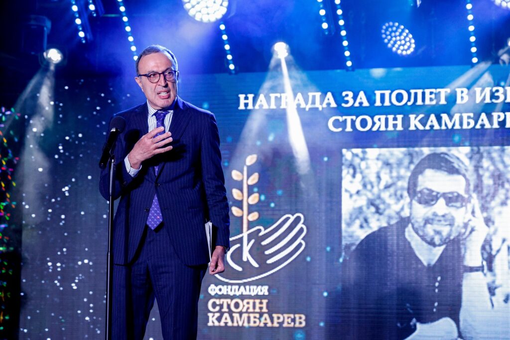Церемонията бе открита с емоционална встъпителна реч на Почетния Председател на Фондацията обичаният от всички Президент Петър Стоянов